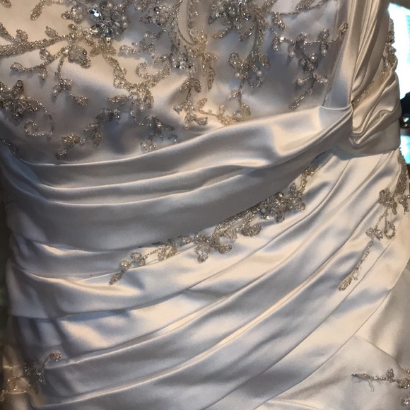 Alfred Angelo NWT Wedding Dress - Picture 7 of 16